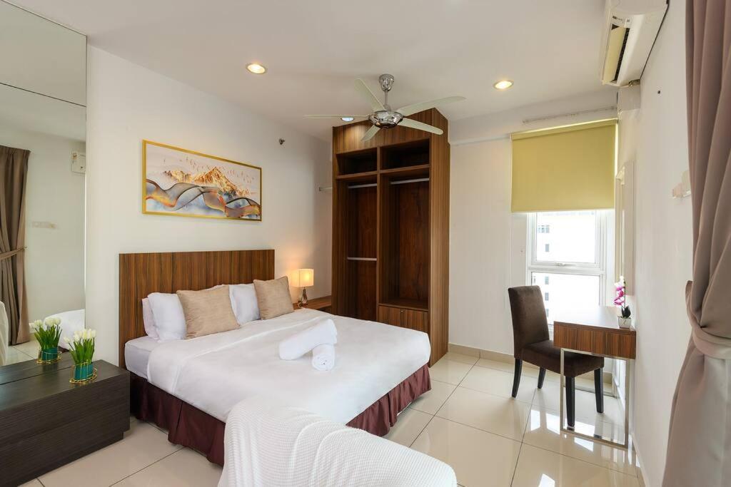 Comfy Studio/gurney/mansion One * George Town